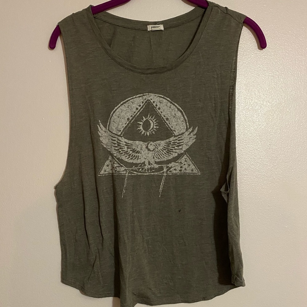 Army green muscle tee